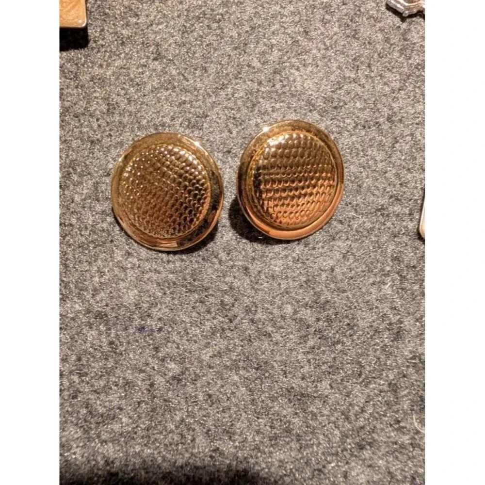 Gold round button earrings
